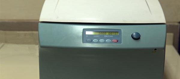 3104565